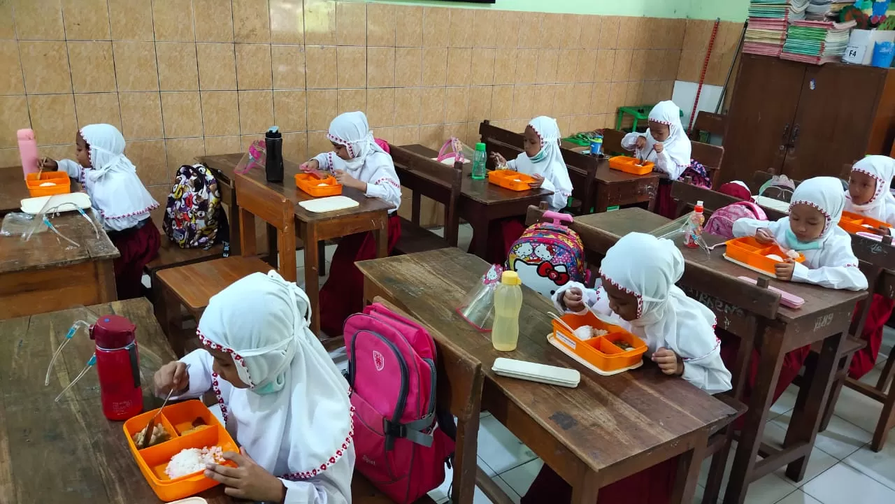 Monev Palu : Siswa dipastikan mendapatkan makanan yang bergizi dan sehat